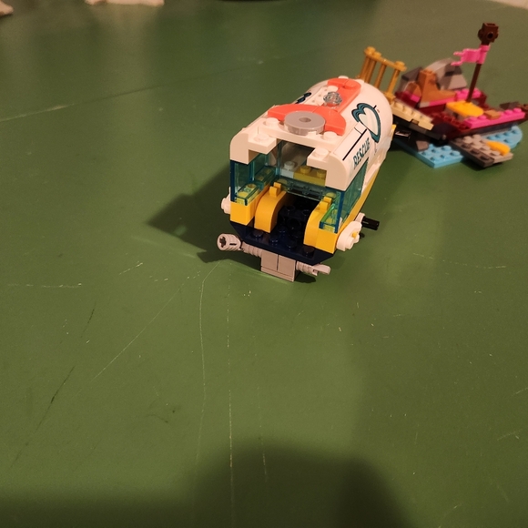 LEGO FRIENDS 41378 DOLPHINS RESCUE MISSION Incomplete Set - Picture 3 of 5